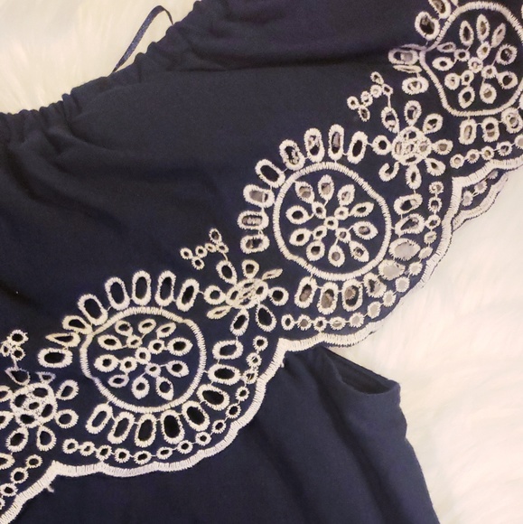 🆕️Fever Off Shoulder Blue & White Embroidered Top - Picture 7 of 9